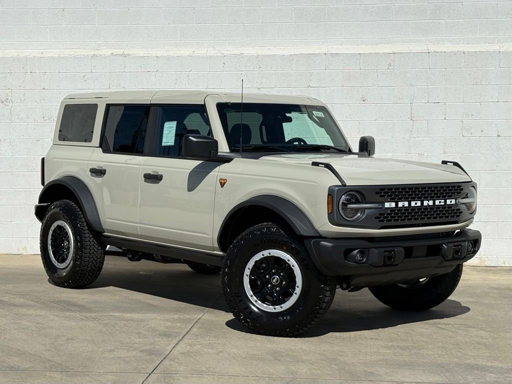 New 2026 Ford Bronco Badlands w/ Sasquatch Package