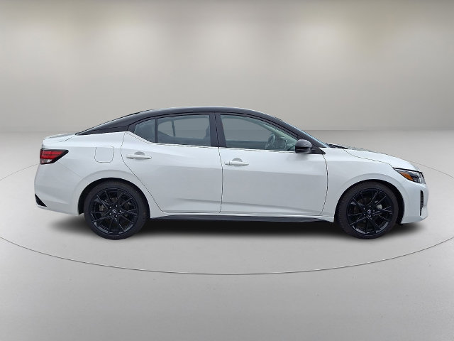 Used 2025 Nissan Sentra SR FWD image 7