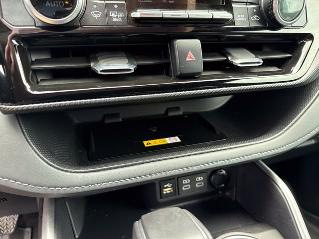 Used 2024 Toyota Highlander XSE AWD/4WD image 7