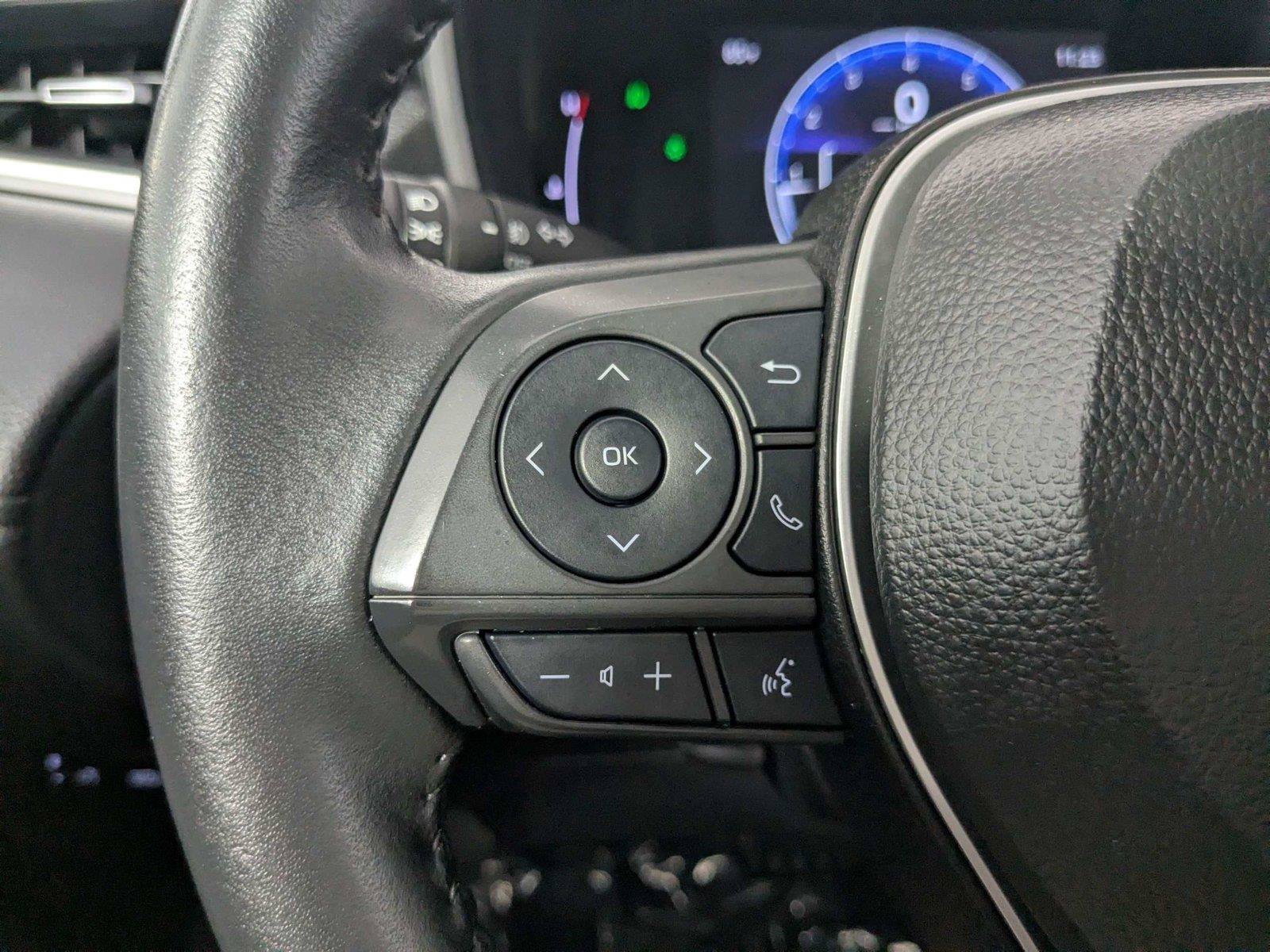 Certified 2025 Toyota Corolla Cross XLE FWD image 18