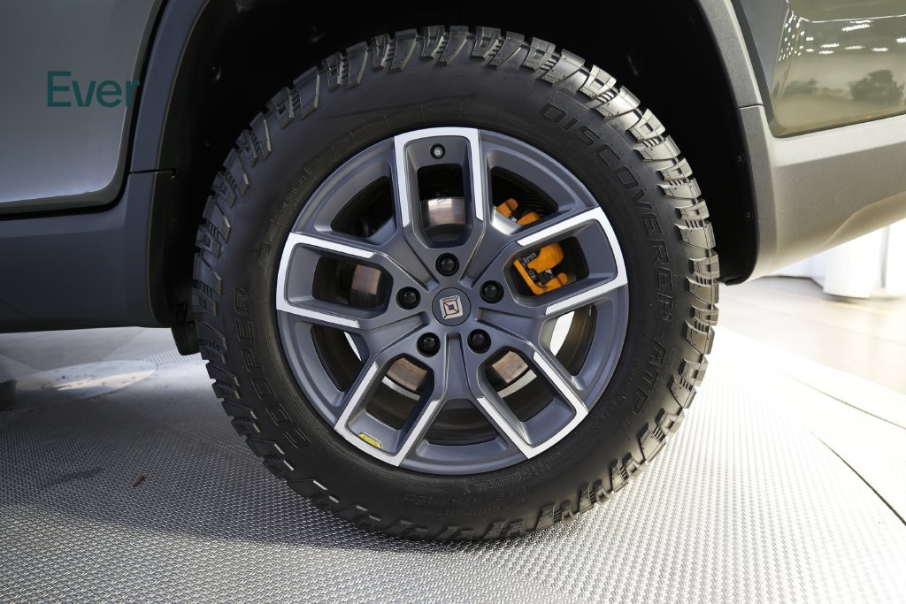 Used 2022 Rivian R1T Launch Edition AWD/4WD image 9
