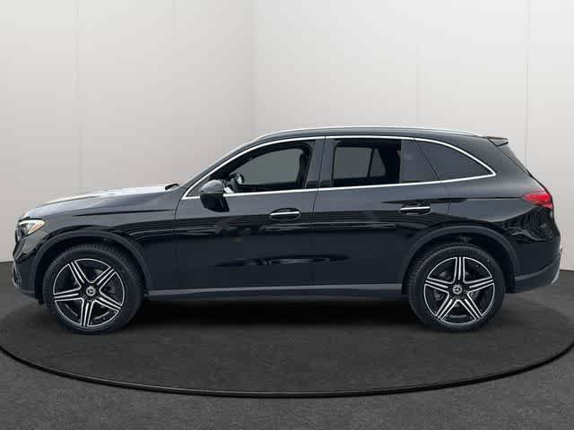 Used 2026 Mercedes-Benz GLC 300 4MATIC image 3