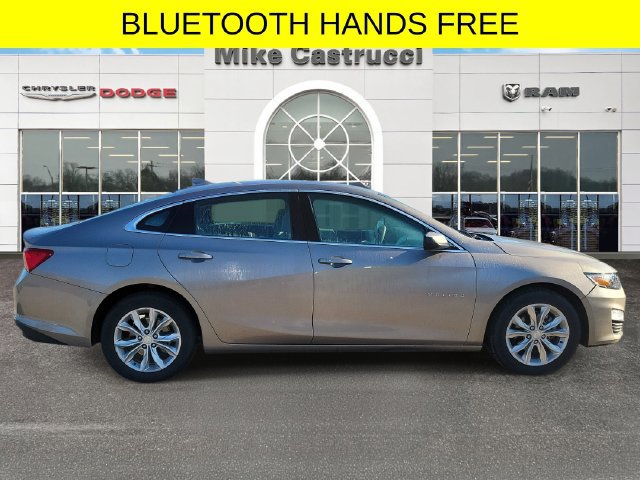Used 2025 Chevrolet Malibu LT FWD image 3