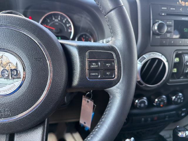 Used 2017 Jeep Wrangler Unlimited Sahara w/ Connectivity Group AWD/4WD image 14