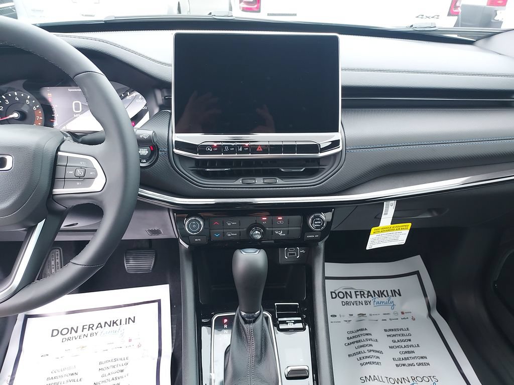 New 2026 Jeep Compass Latitude AWD/4WD image 17