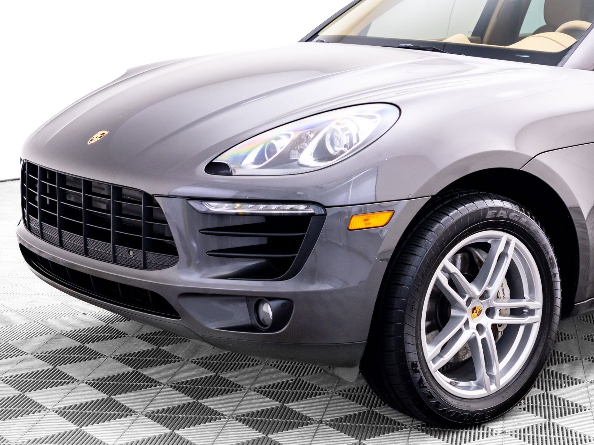 Used 2015 Porsche Macan S AWD/4WD image 35