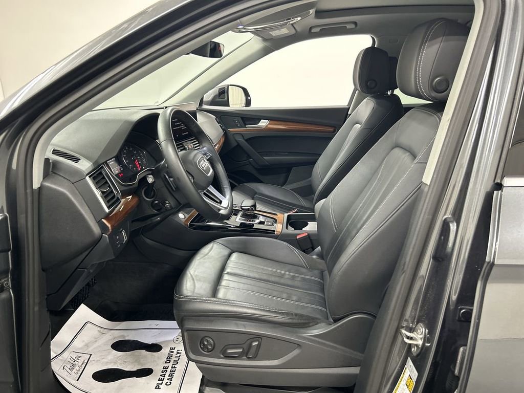 Used 2023 Audi Q5 2.0T Premium w/ Convenience Package AWD/4WD image 9