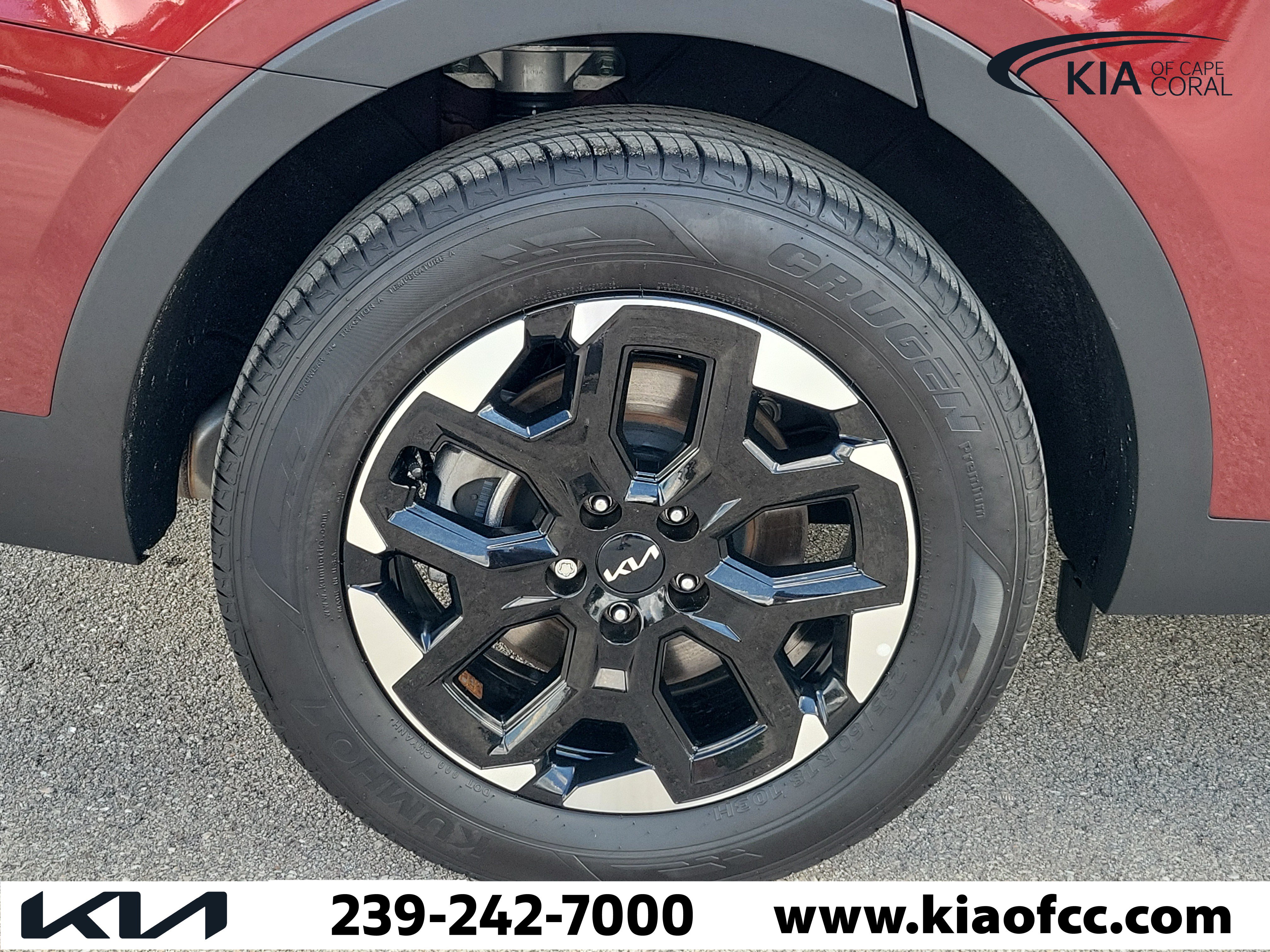 Certified 2025 Kia Sorento S FWD image 9