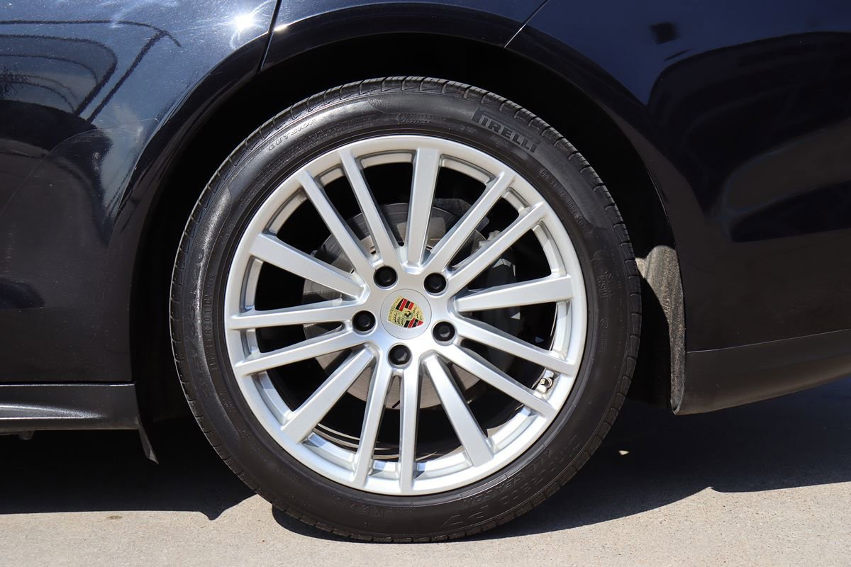 Used 2017 Porsche Panamera 4S w/ Sport Chrono Package image 71