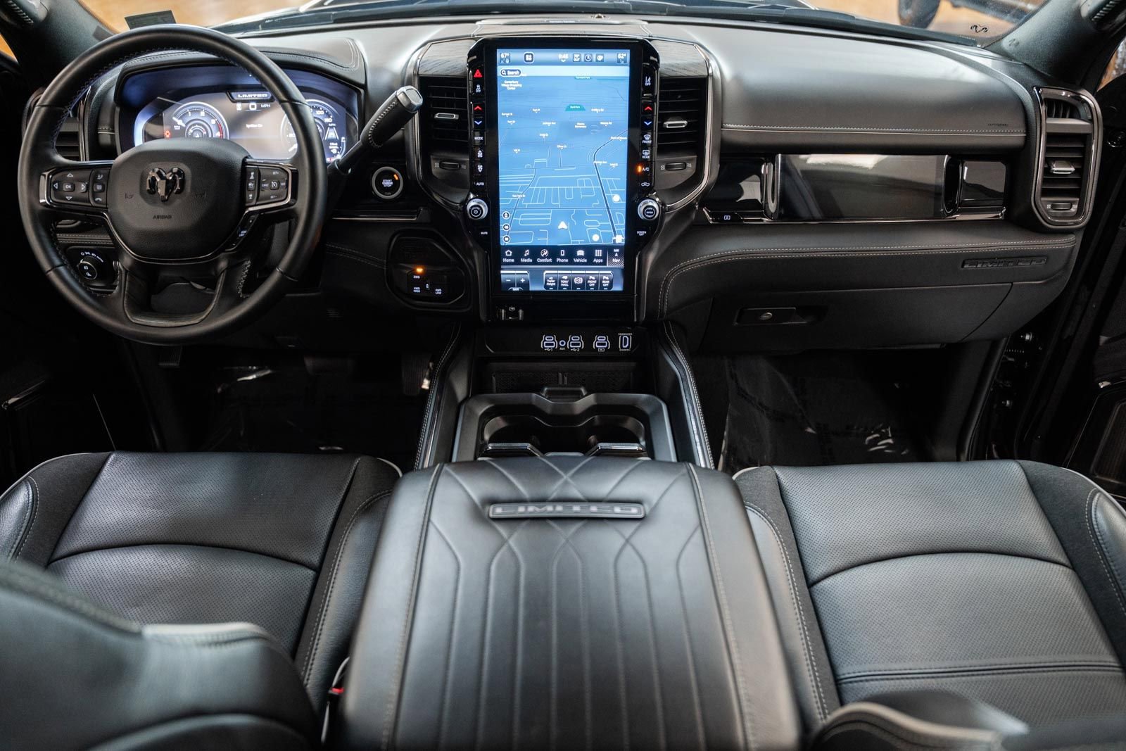 Used 2025 RAM 2500 Limited AWD/4WD image 31