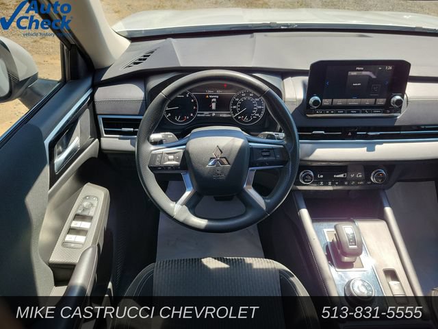 Used 2024 Mitsubishi Outlander ES AWD/4WD image 12
