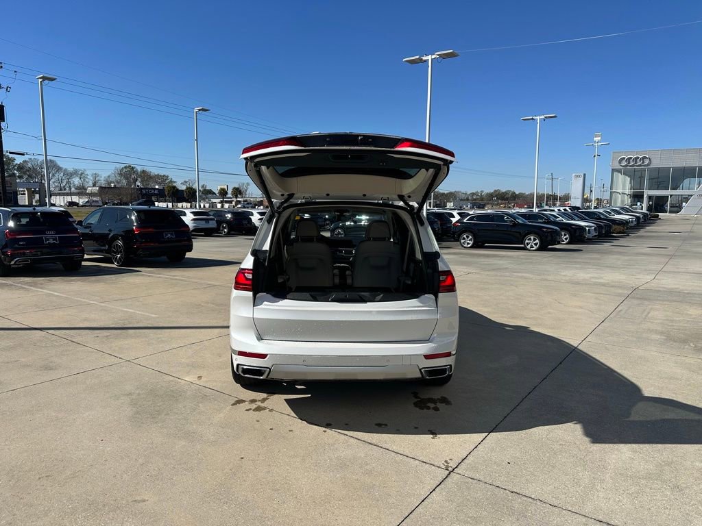 Used 2022 BMW X7 xDrive40i w/ Premium Package image 25