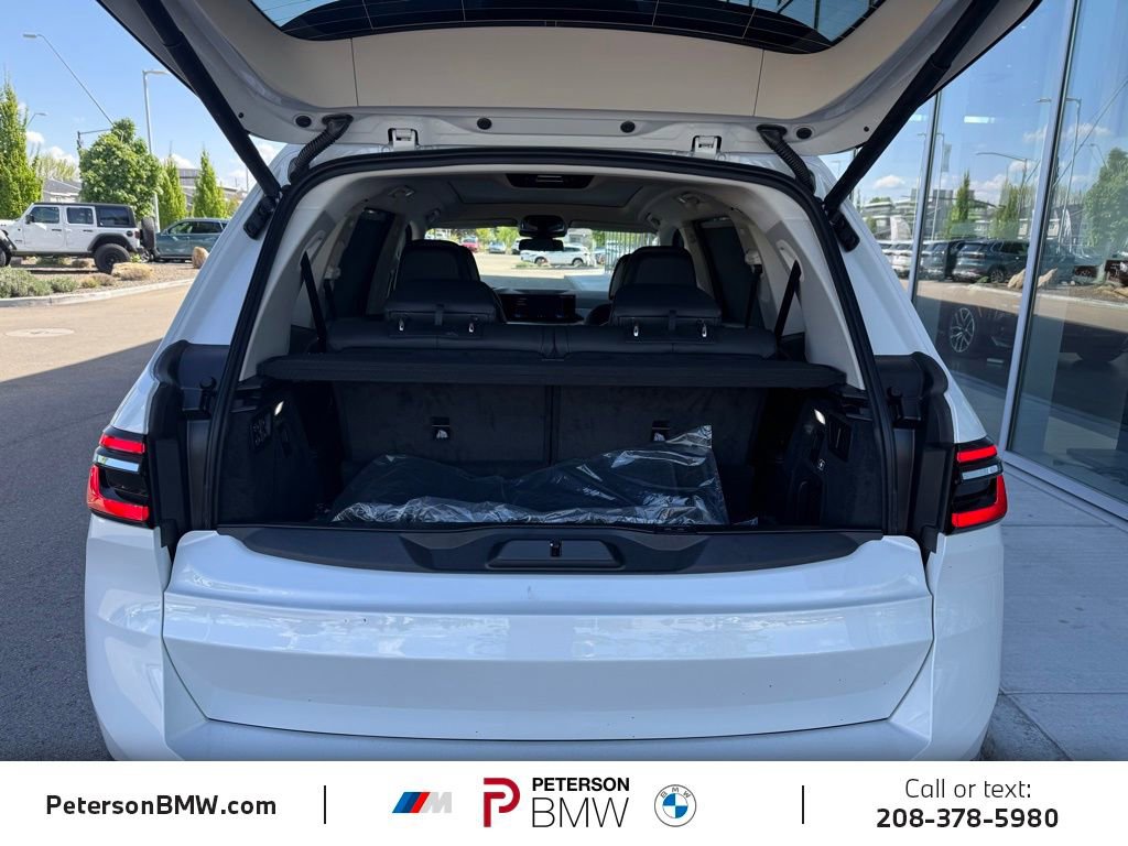 New 2027 BMW X7 xDrive40i w/ Premium Package AWD/4WD image 9