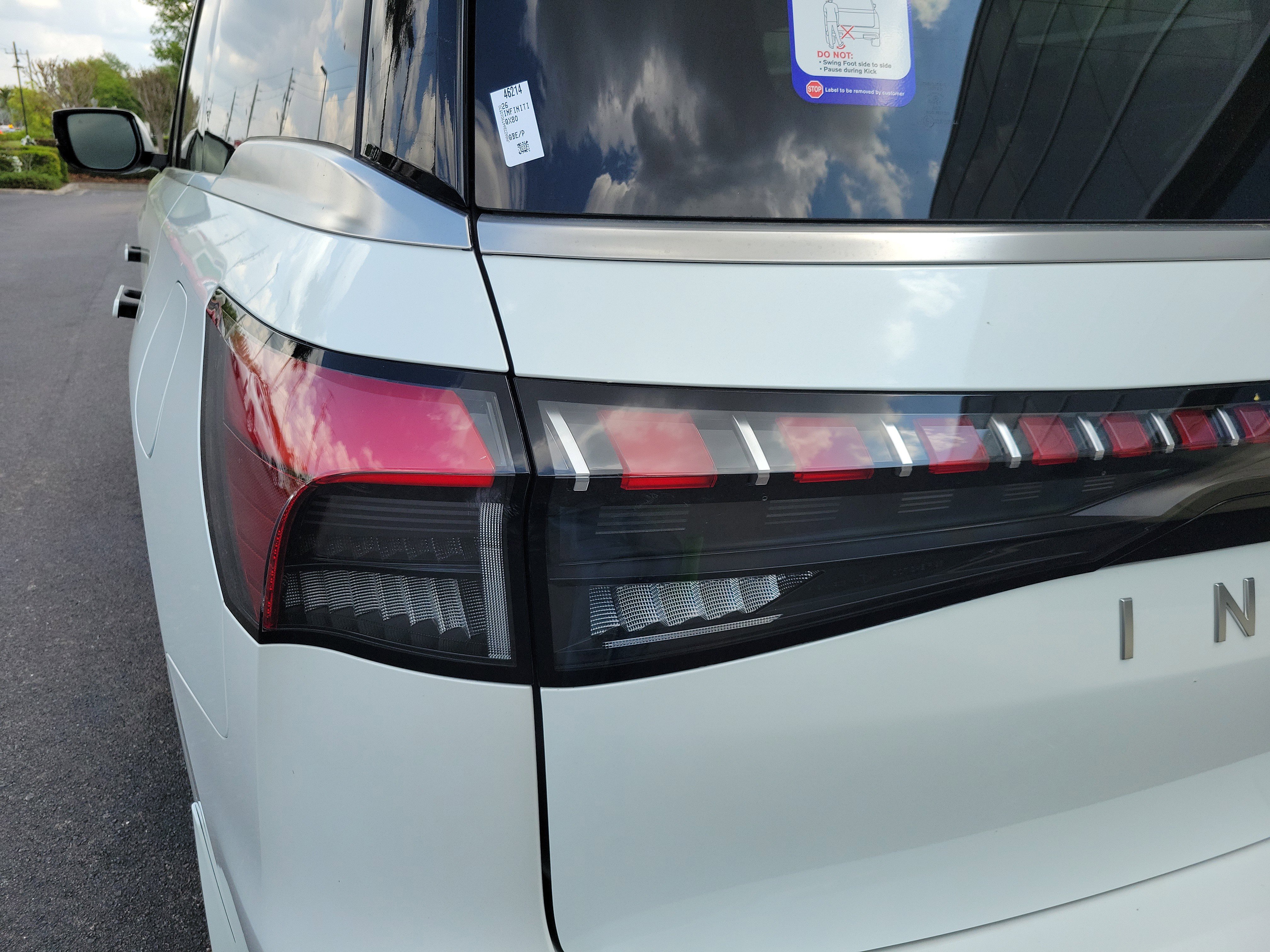 New 2026 INFINITI QX80 Luxe image 10