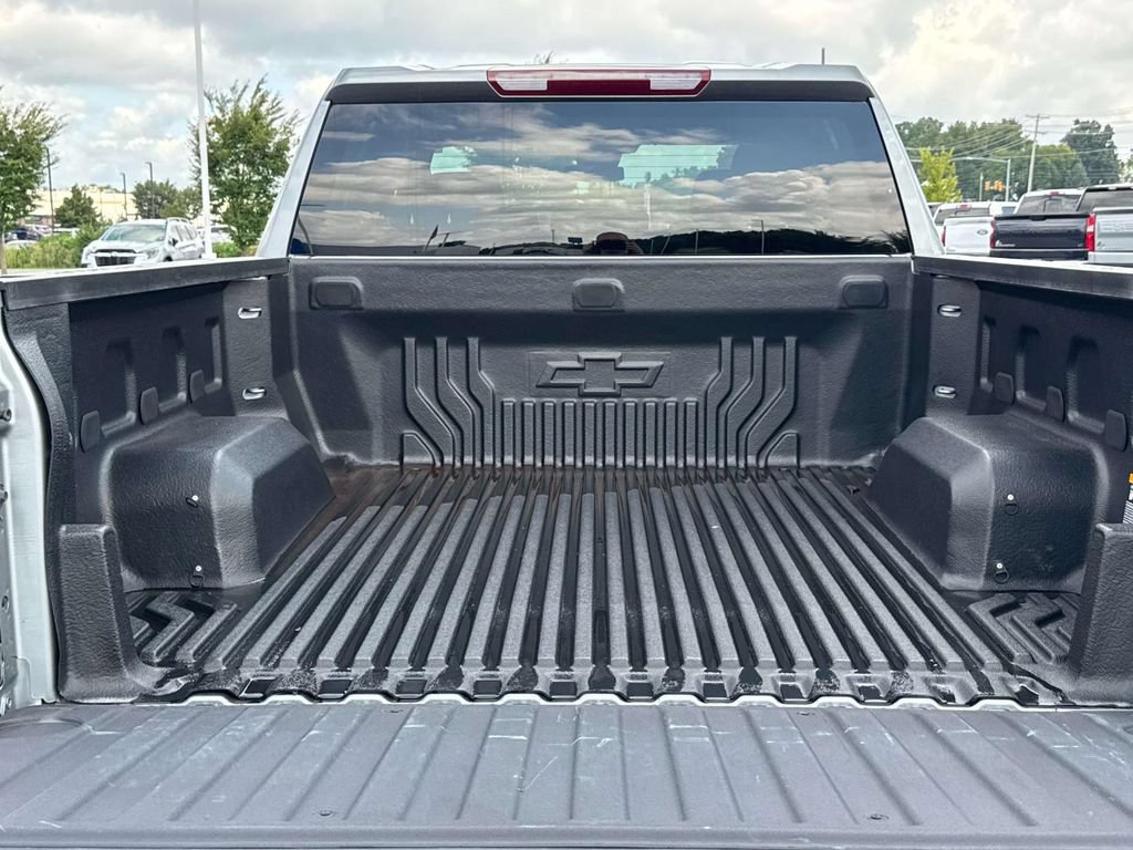 Used 2024 Chevrolet Silverado 1500 LT AWD/4WD image 24