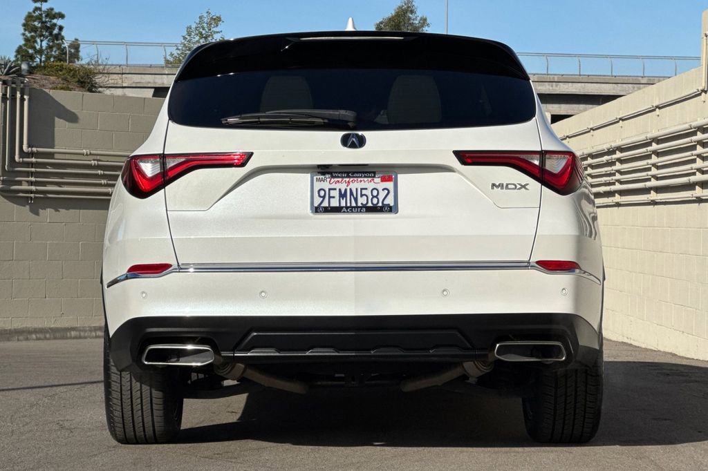 Certified 2023 Acura MDX FWD w/ Technology Package image 9