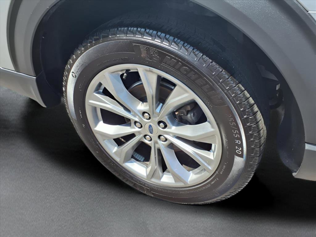 Used 2023 Ford Explorer XLT w/ Equipment Group 202A image 9