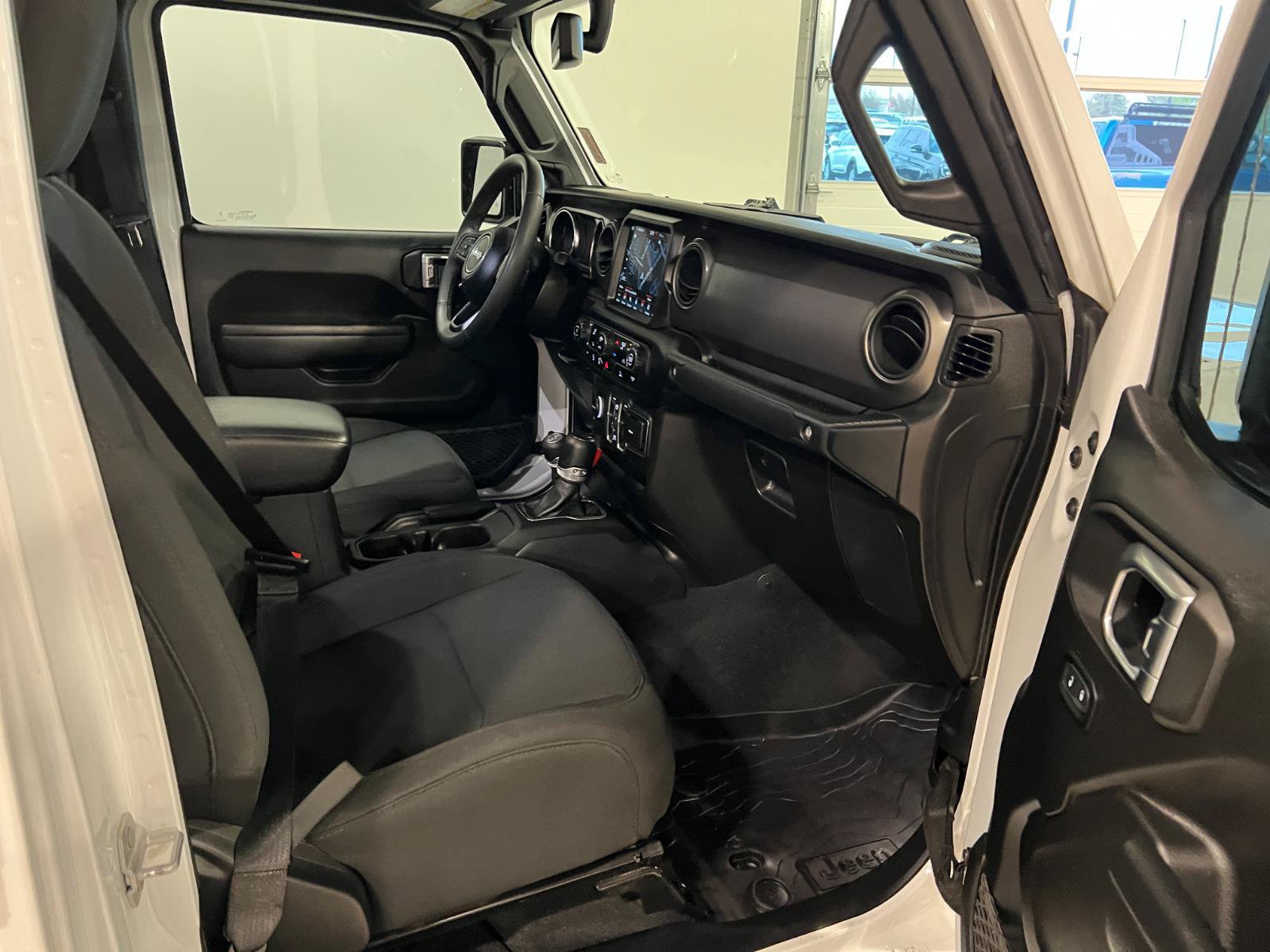 Used 2023 Jeep Gladiator Sport AWD/4WD image 34