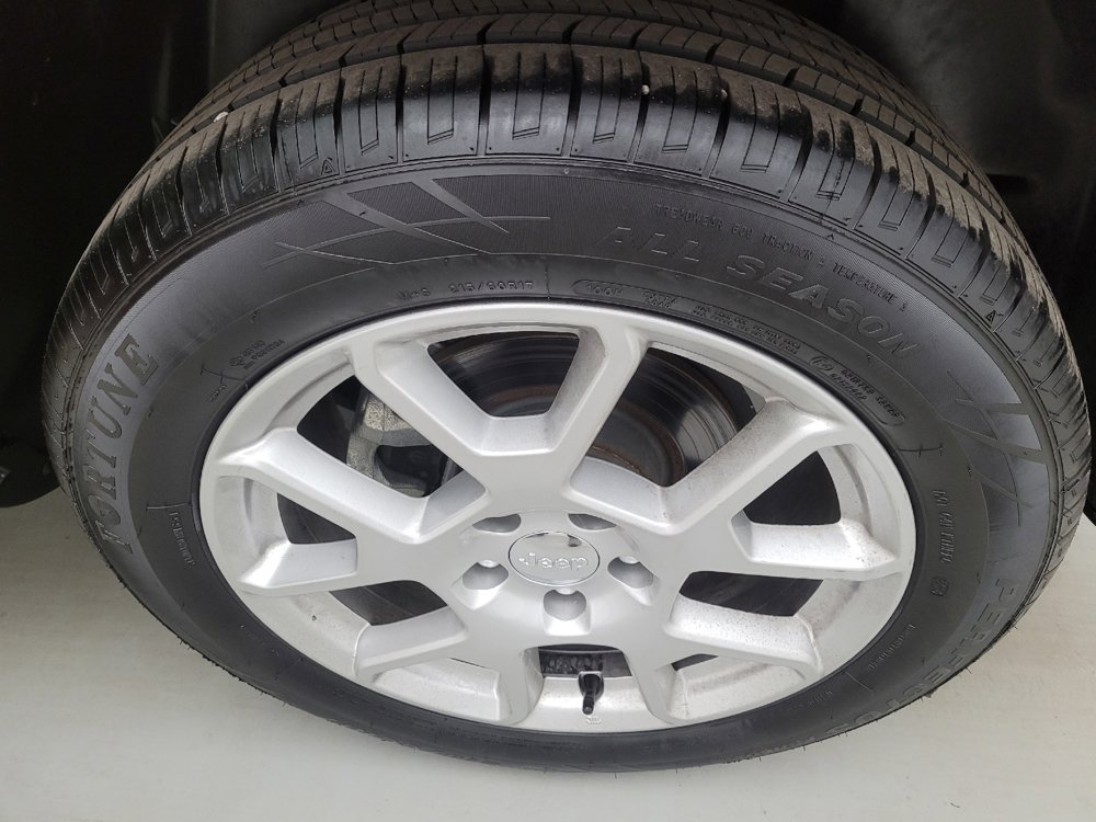 Used 2021 Jeep Renegade Latitude w/ Luxury Group I image 31