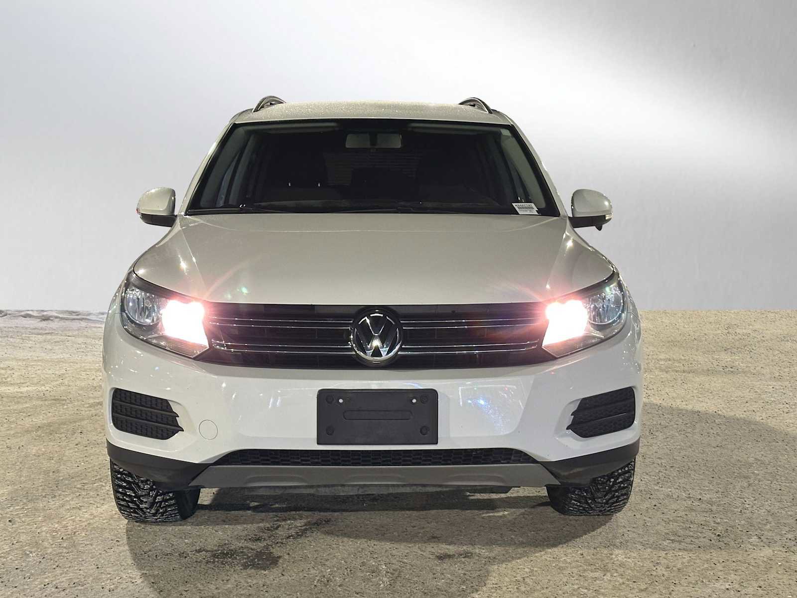 Used 2017 Volkswagen Tiguan S image 8