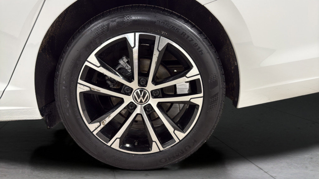 Certified 2024 Volkswagen Jetta Sport image 39