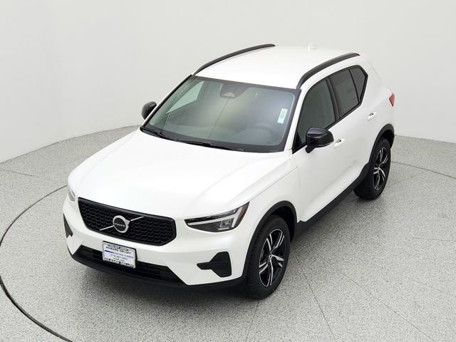 New 2026 Volvo XC40 B5 Core w/ Climate Package image 9