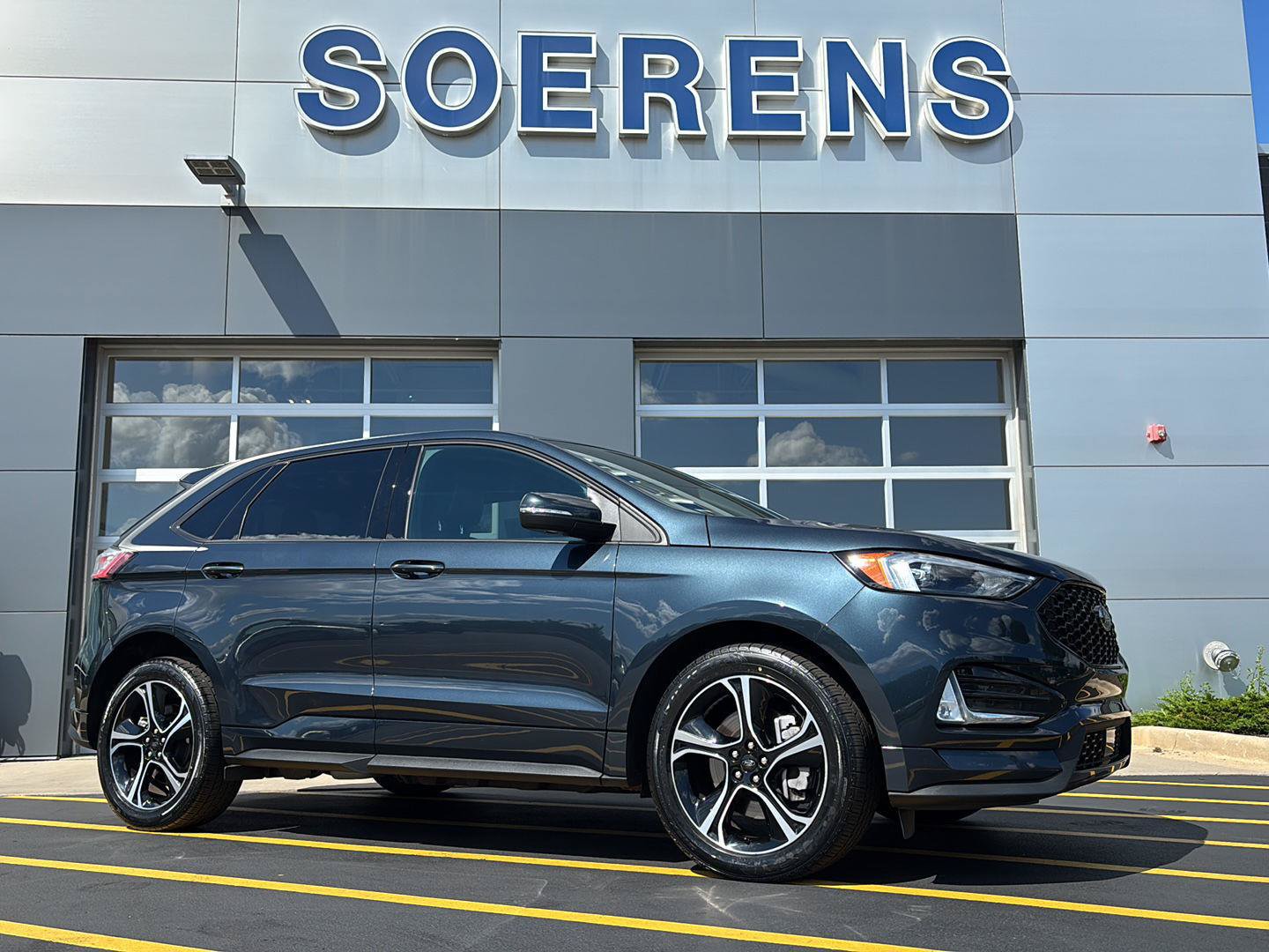 Used 2023 Ford Edge ST