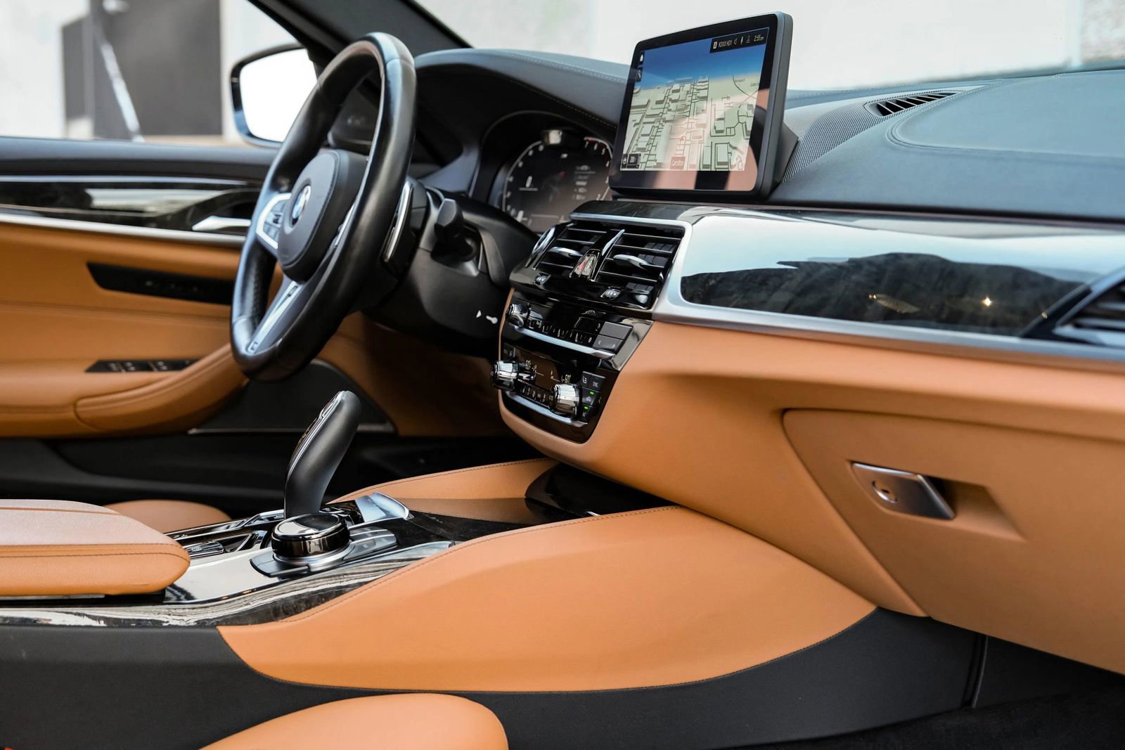 Used 2023 BMW 540i xDrive w/ Executive Package image 35