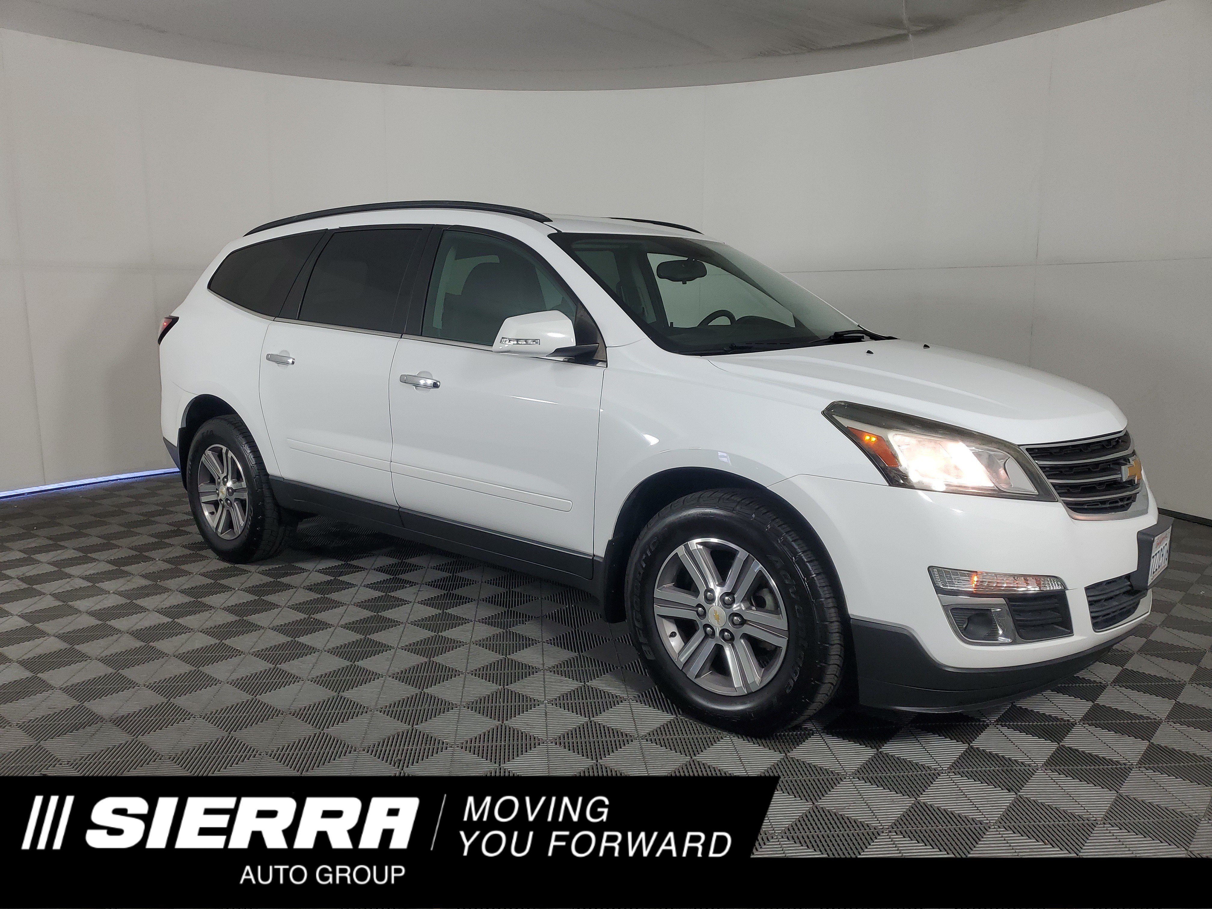 Used 2017 Chevrolet Traverse LT AWD/4WD image 1
