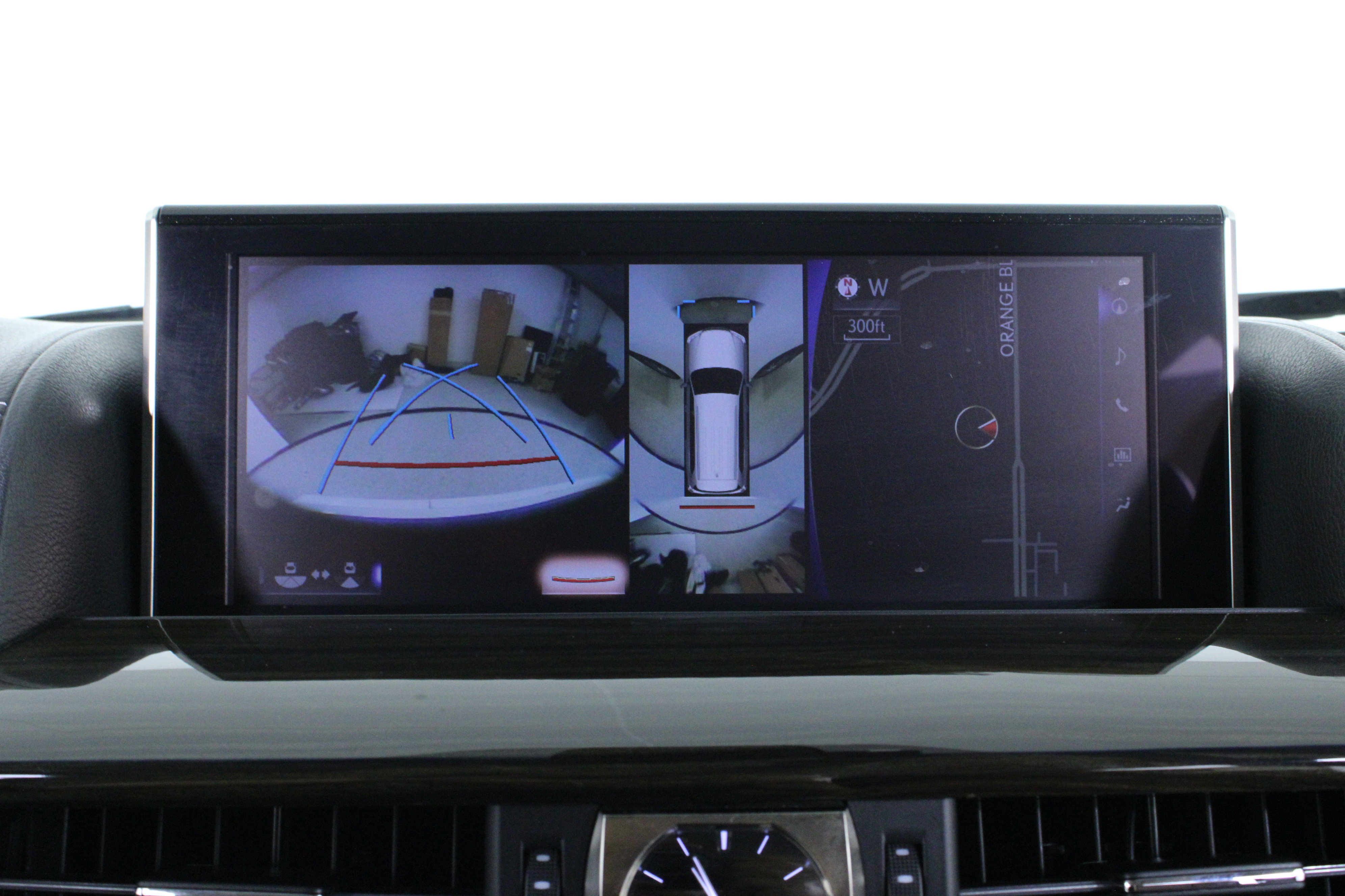 Used 2017 Lexus LX 570 4WD w/ Luxury Package image 27