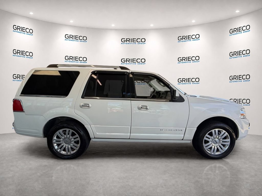 Used 2012 Lincoln Navigator 2WD w/ Monochrome Appearance Pkg image 8