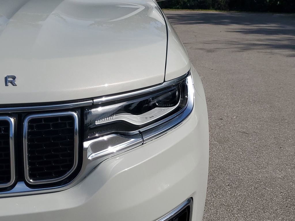 Used 2022 Jeep Wagoneer Series III w/ Premium Group I image 10