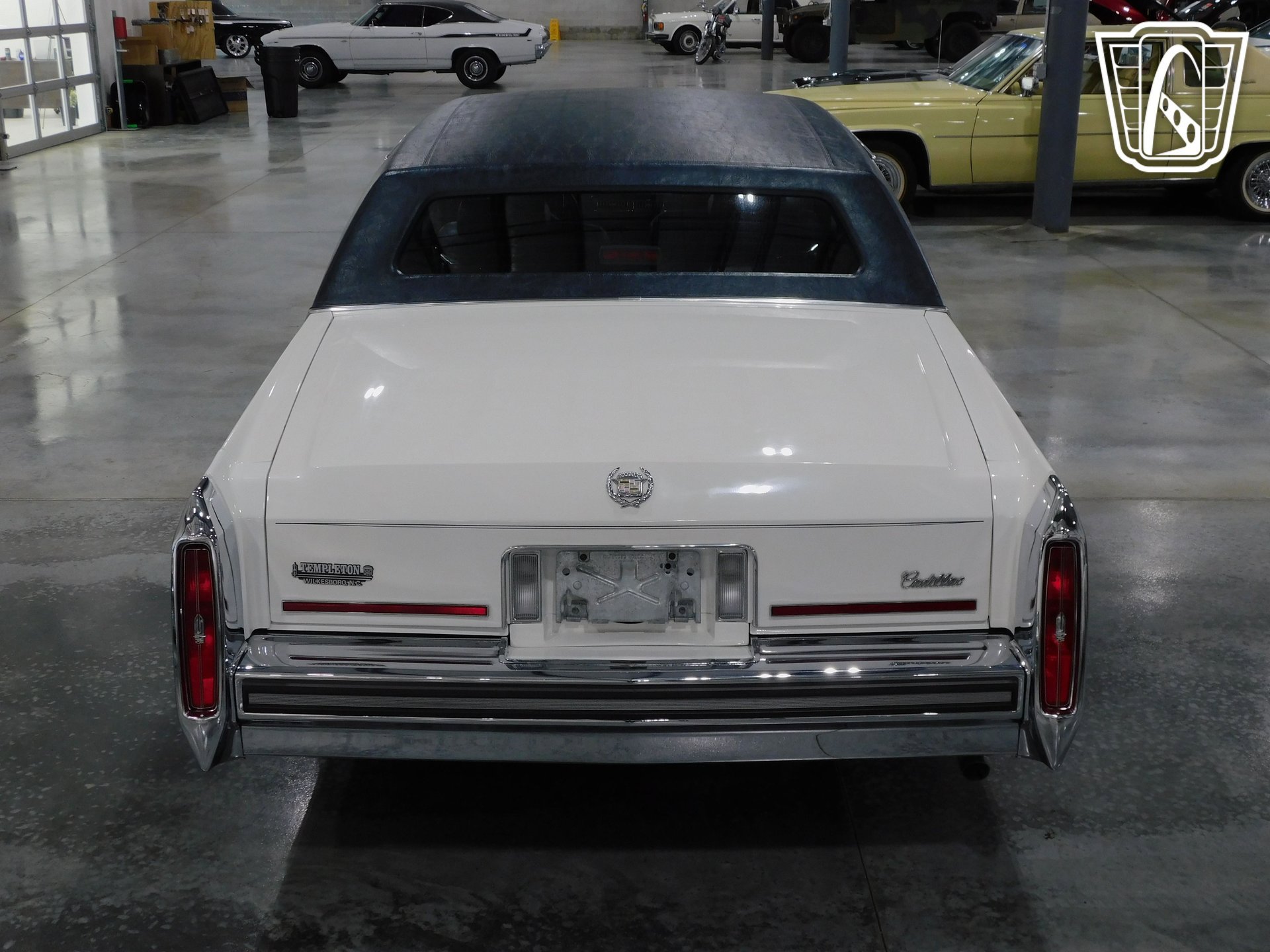 Used 1988 Cadillac Brougham RWD image 32