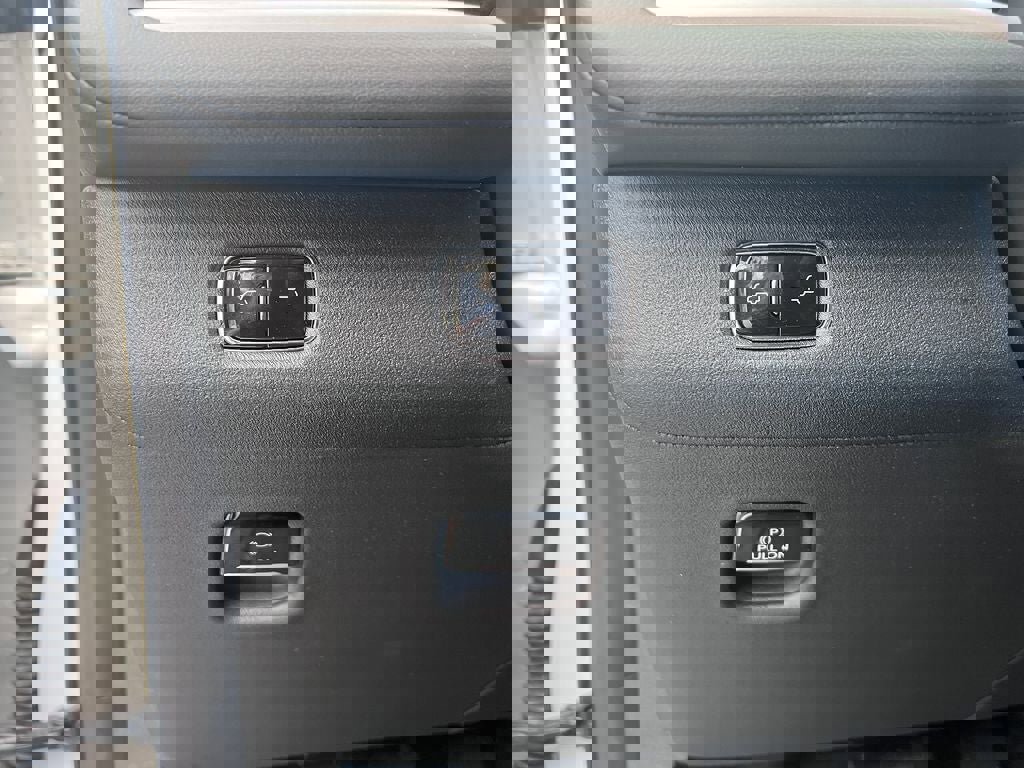 Used 2025 Lincoln Navigator L Reserve AWD/4WD image 31