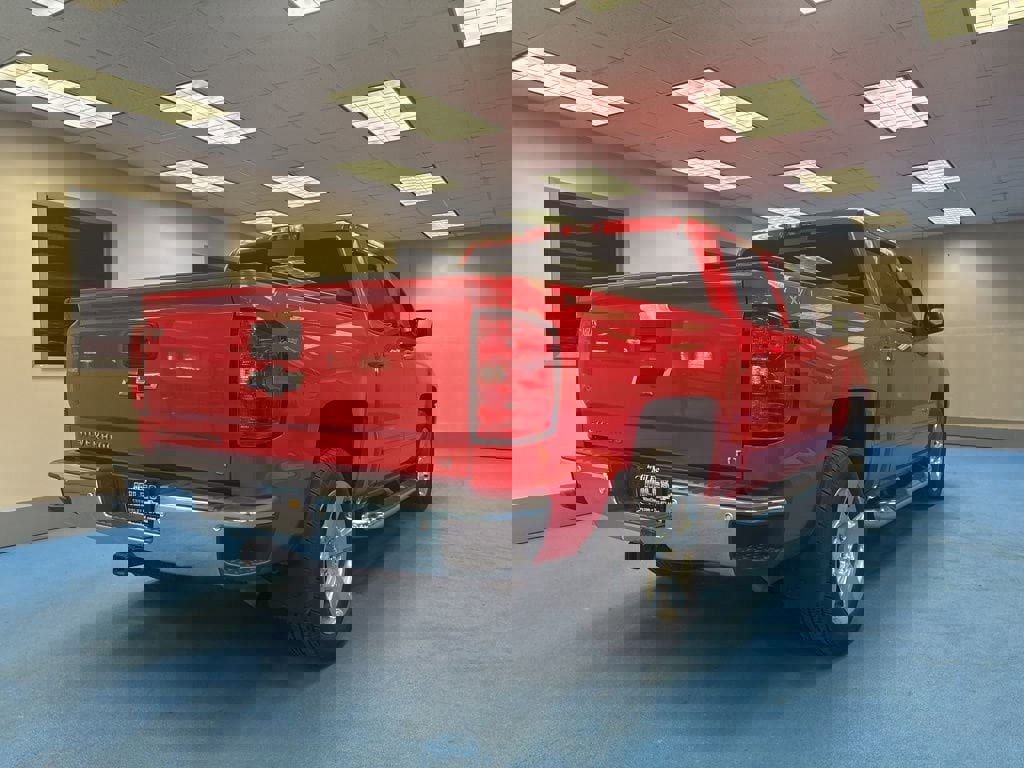 Used 2018 Chevrolet Silverado 1500 LT w/ All Star Edition image 2