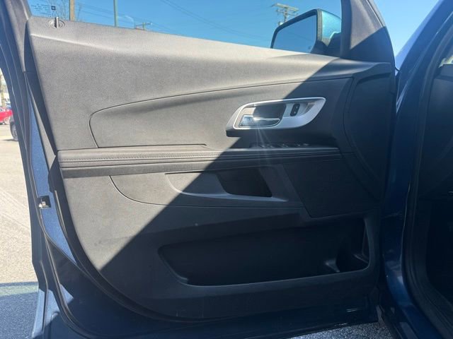 Used 2017 Chevrolet Equinox LT image 29