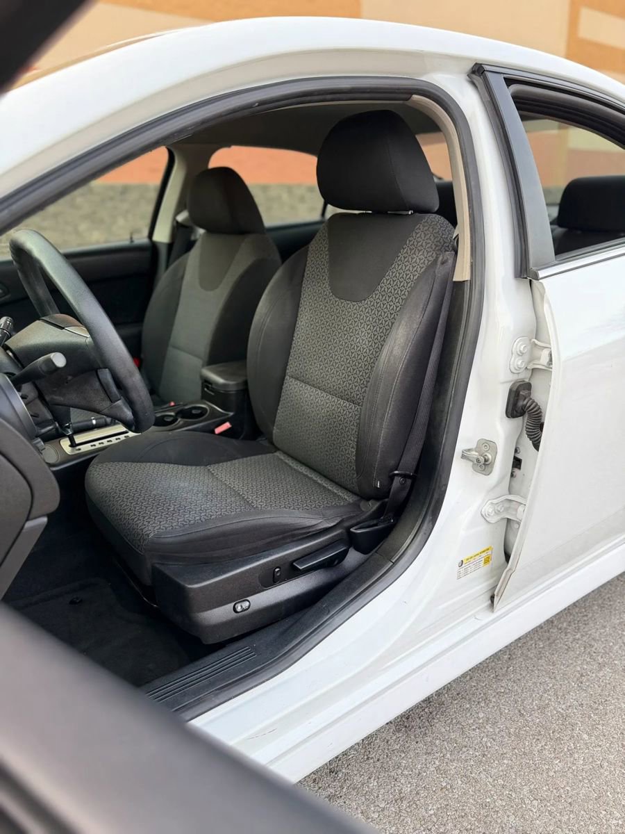 Used 2010 Pontiac G6 Sedan 4D image 13