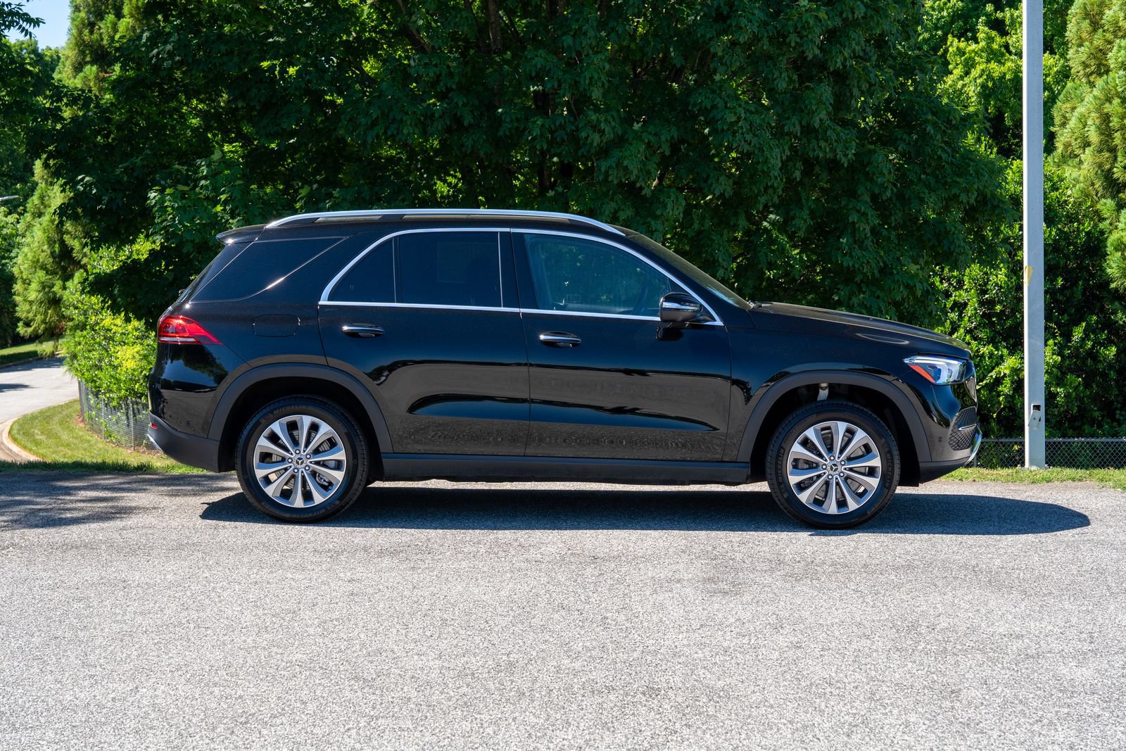 Used 2022 Mercedes-Benz GLE 450 4MATIC w/ Premium Package image 8