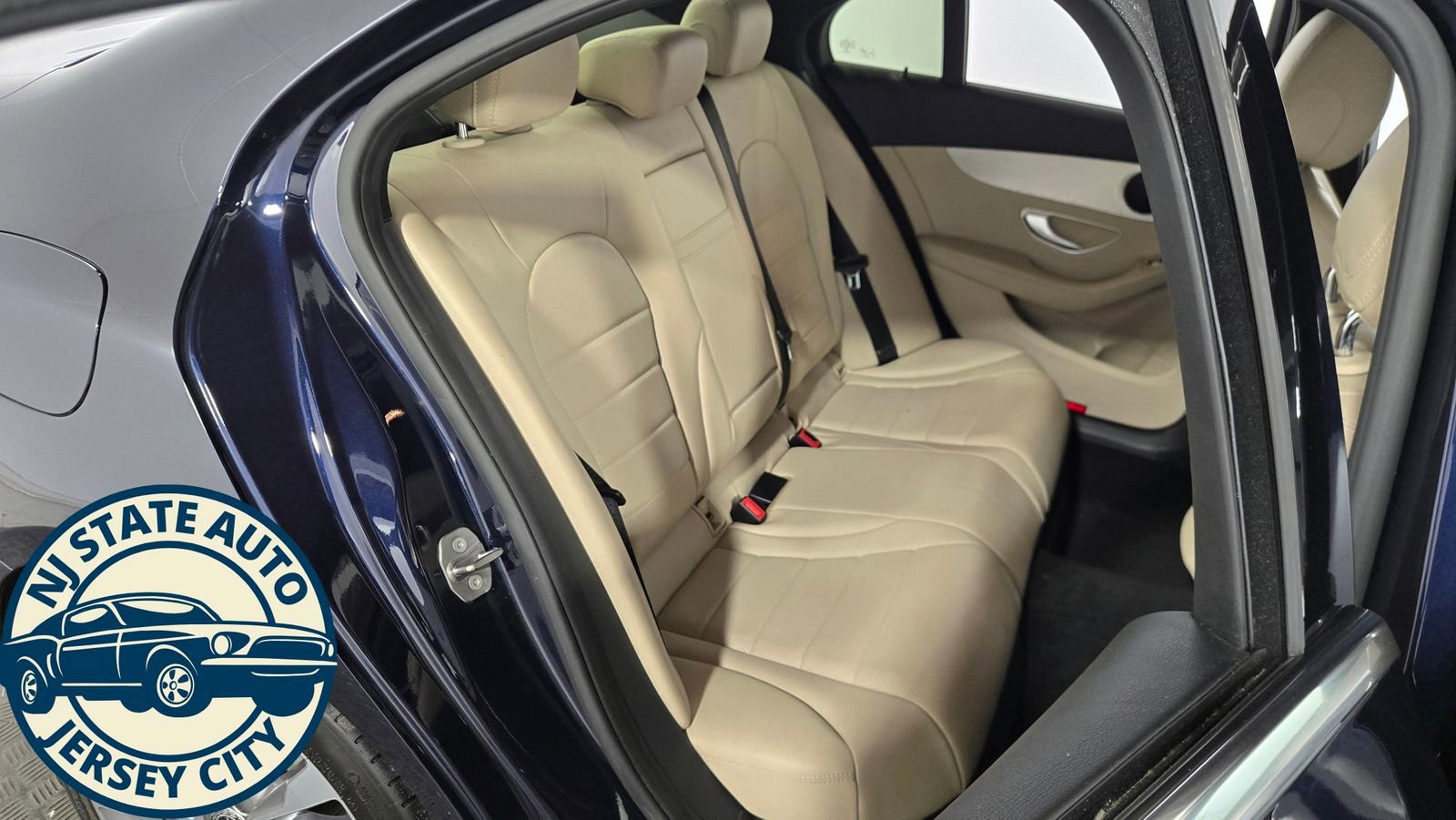 Used 2018 Mercedes-Benz C 300 4MATIC Sedan w/ Premium Package image 34