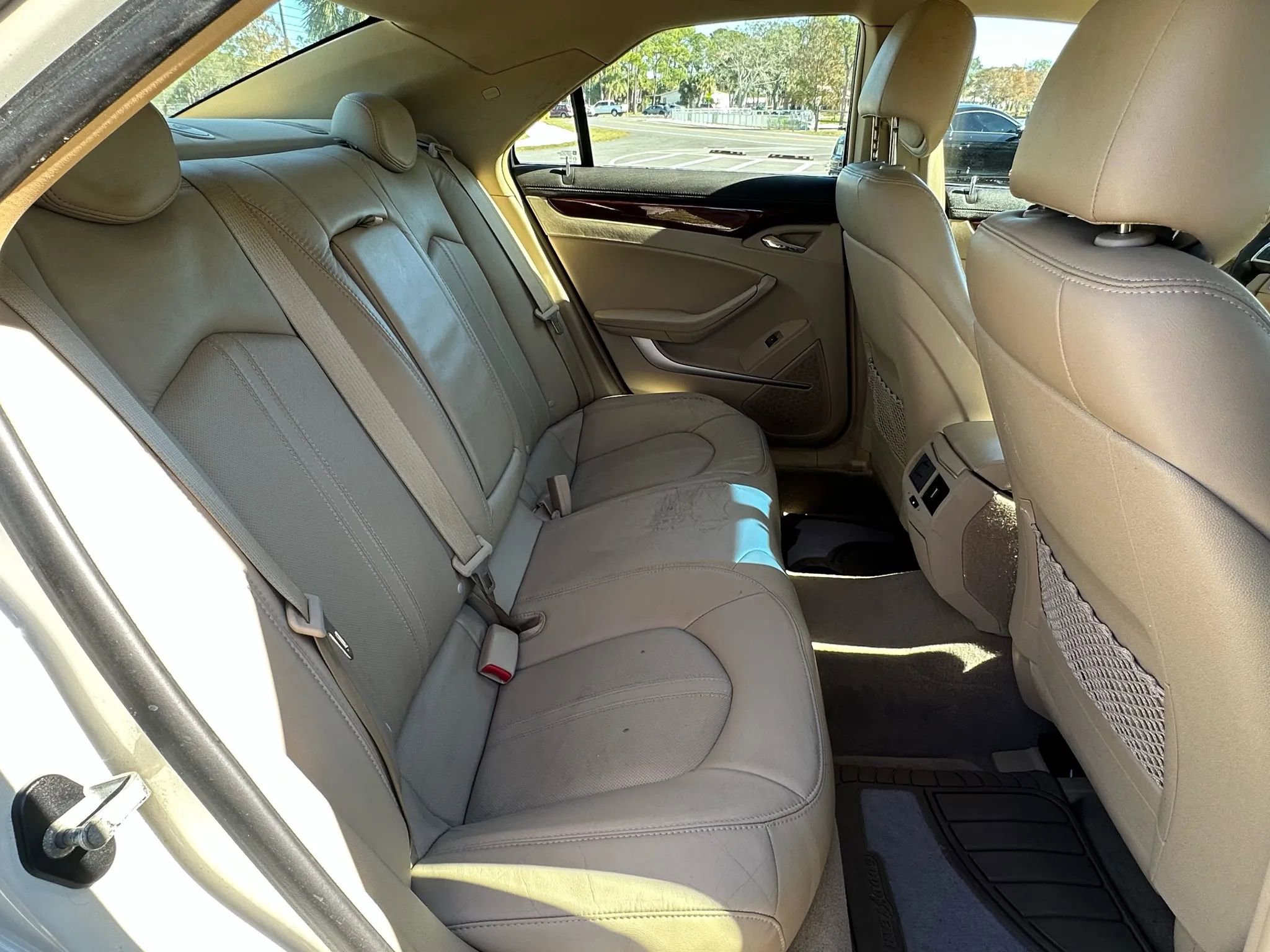 Used 2011 Cadillac CTS Luxury RWD image 27