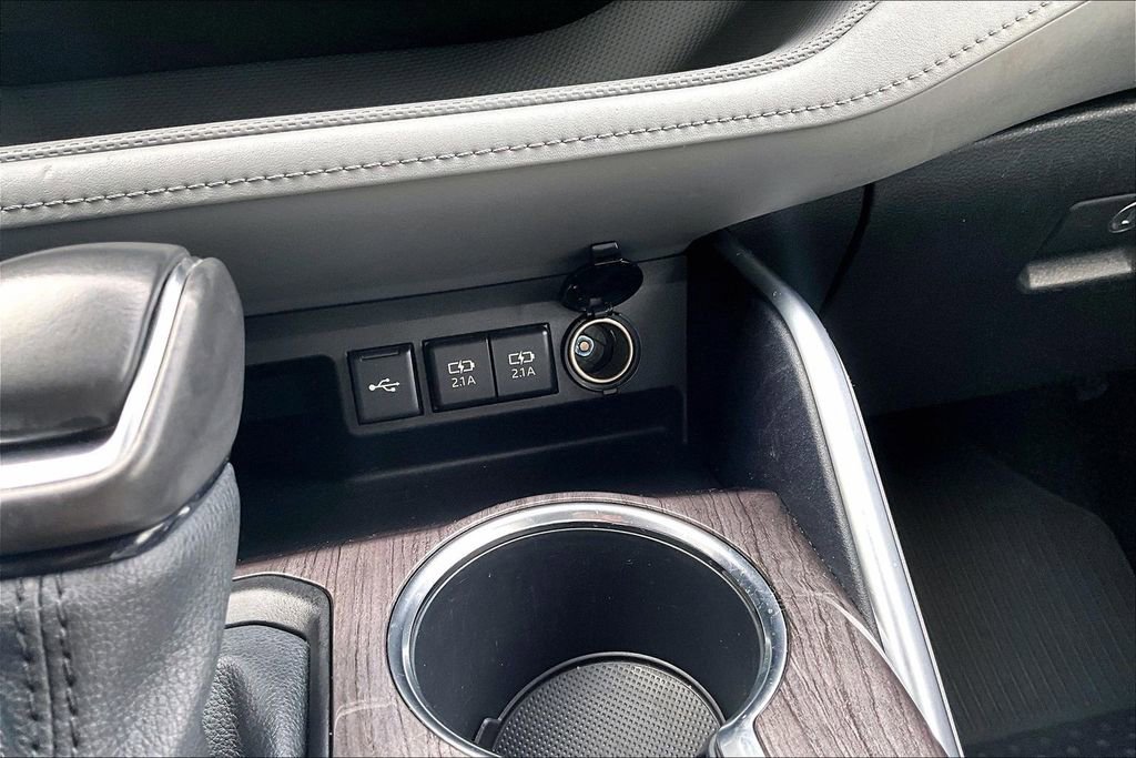 Certified 2021 Toyota Highlander Limited image 13