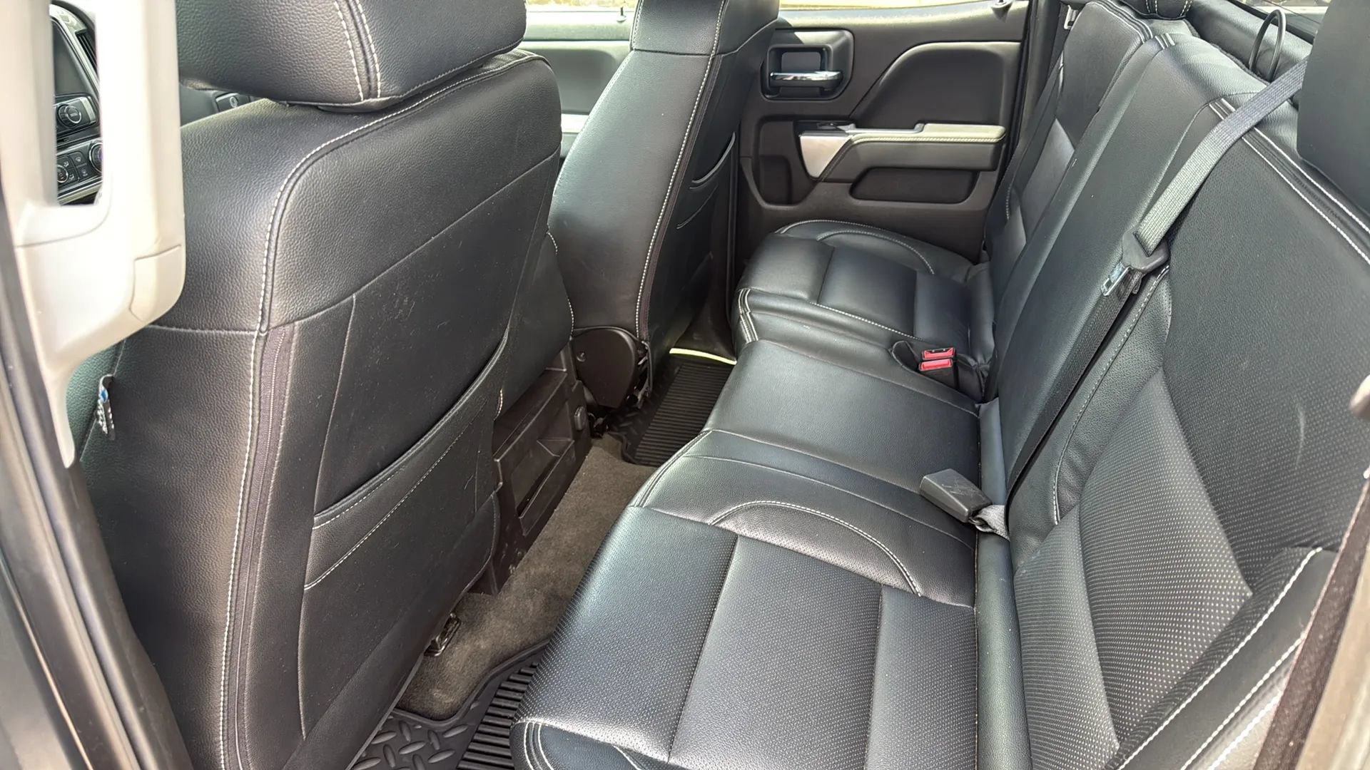 Used 2018 Chevrolet Silverado 1500 LT w/ All Star Edition AWD/4WD image 12