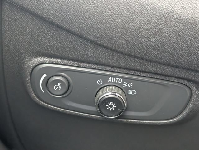 Used 2024 Chevrolet Equinox LS w/ LS Convenience Package FWD image 27