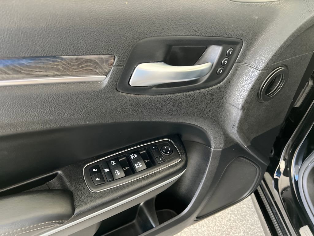 Used 2023 Chrysler 300 Touring L w/ Popular Equipment Group image 13