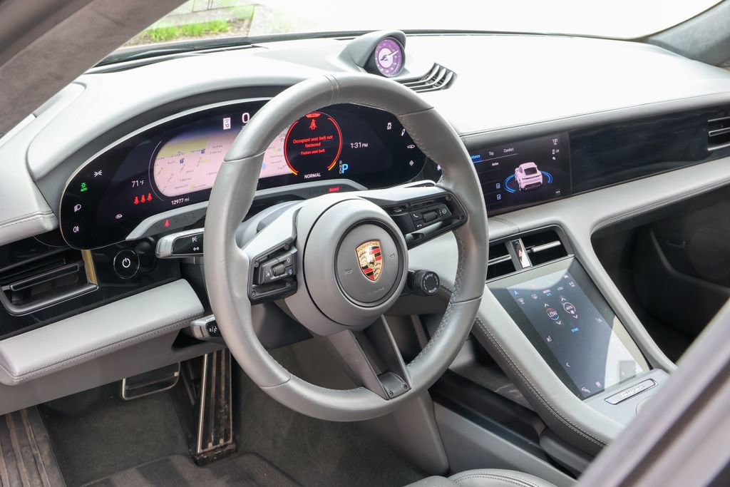 Certified 2022 Porsche Taycan GTS image 4