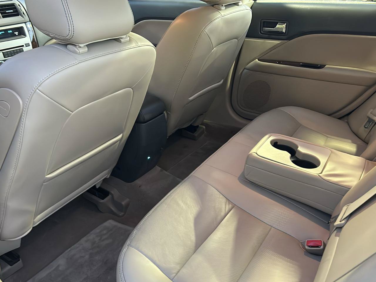 Used 2010 Ford Fusion SEL FWD image 12
