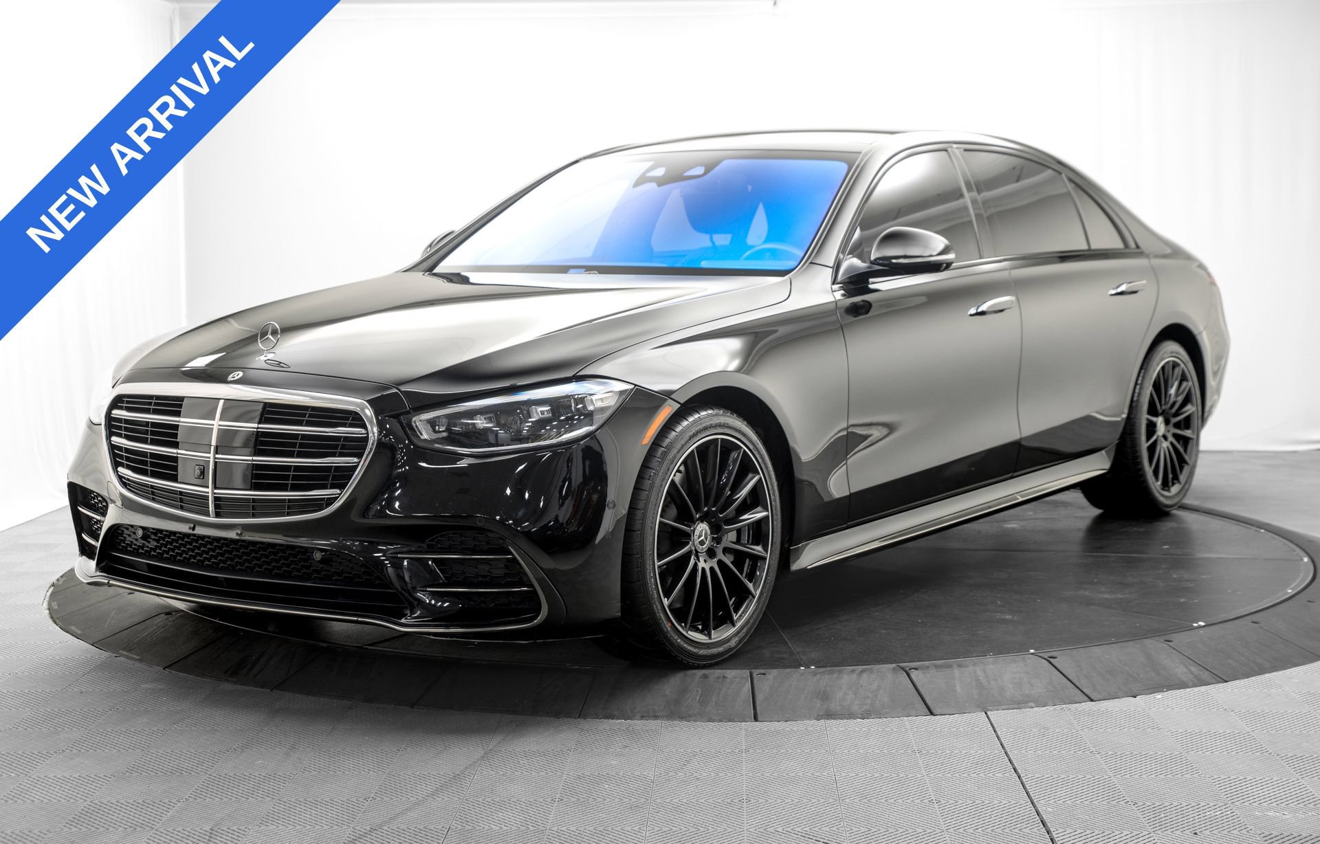Used 2023 Mercedes-Benz S 500 4MATIC image 3