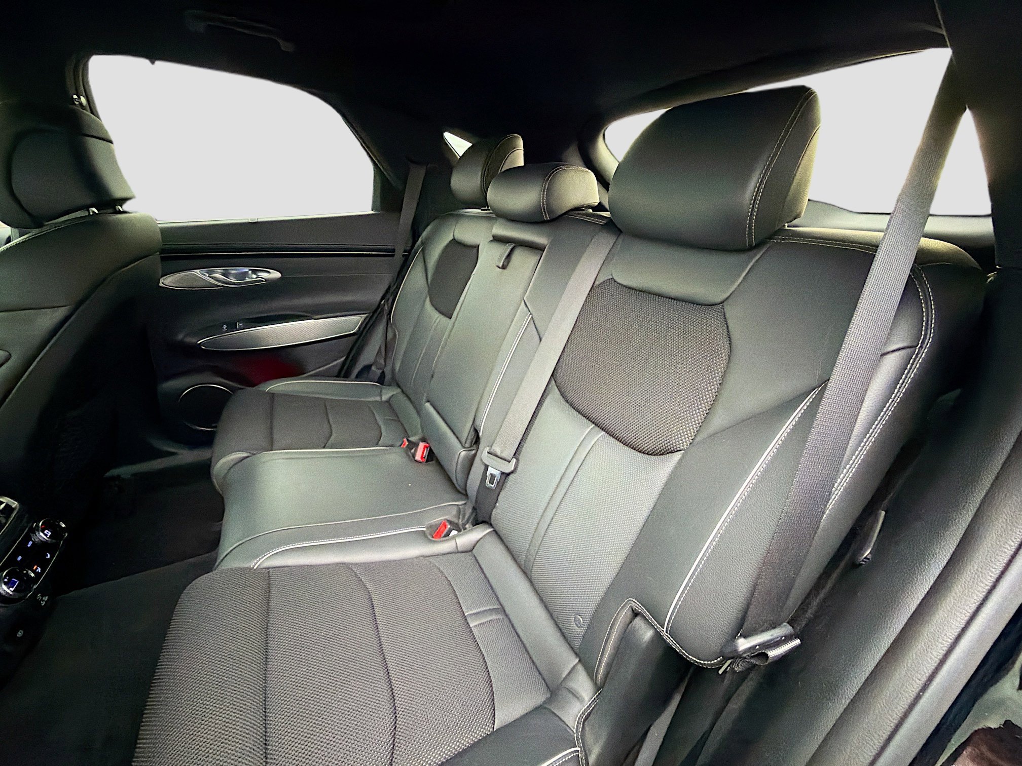 Used 2024 Genesis GV70 2.5T w/ Sport Prestige Package image 21