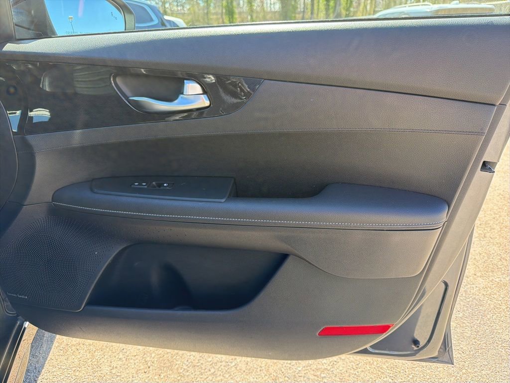 Used 2023 Kia Forte GT-Line w/ GT-Line Premium Package image 31