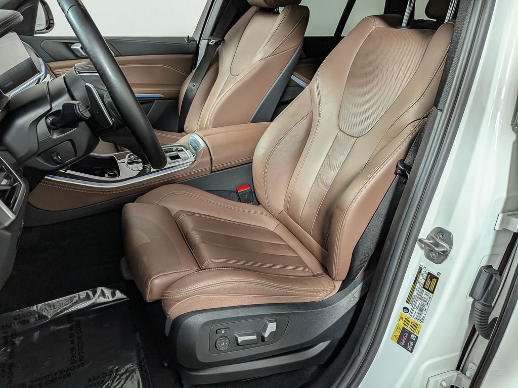 Certified 2022 BMW X5 xDrive45e w/ Parking Assistance Package image 17